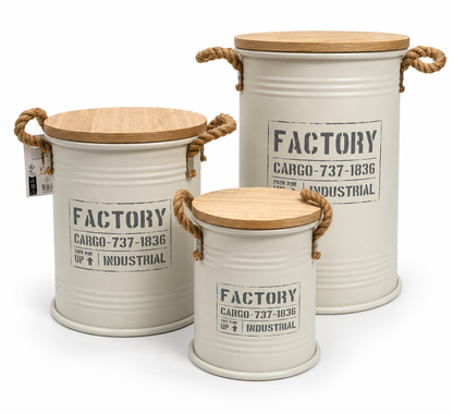 Set tre contenitori con coperchio
